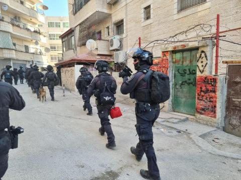أثناء اقتحام قوات الاحتلال محيط منزل الشهيد التميمي.jfif