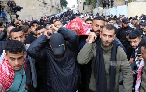 تشييع جثمان الشهيد الطفل عمرو خمور (14 عاما) لمثواه الاخير في مخيم الدهيشة.jpg
