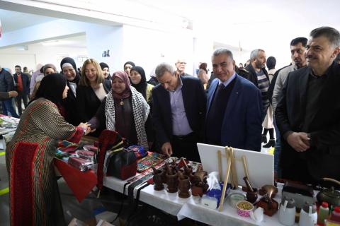 قلقيلية: جامعة القدس المفتوحة تنظم  البازار الخيري " خنساء فلسطين"