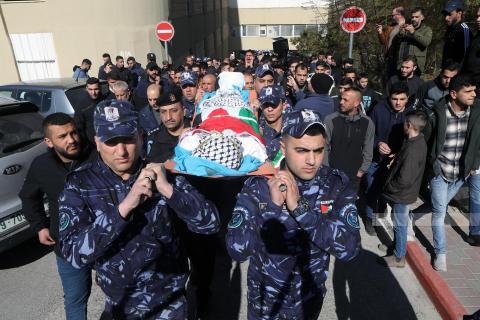 جماهير شعبنا تشيع جثمان الشهيد محمد جوابرة في مخيم العروب.jfif