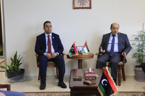 أبو زيد يطلع وزير العمل والتأهيل الليبي على تطور الخدمة المدنية في فلسطين