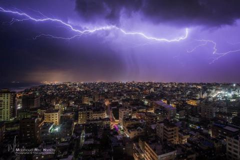 أجواء المنخفض الجوي في مدينة غزة ..تصوير (محمود أبو حمدة).jpg