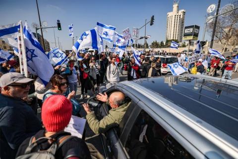 مسؤول فلسطيني كبير: قلقون بشأن الوضع في إسرائيل