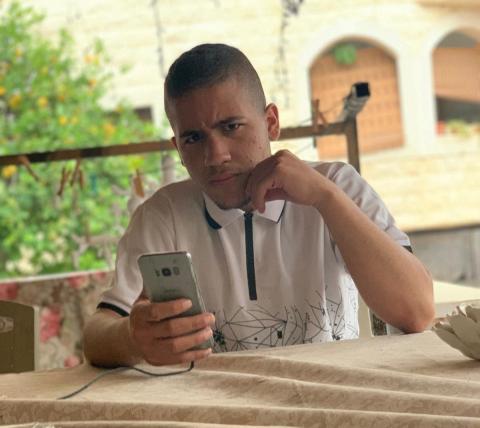 الشاب همّام أحمد أبو زرقة.jpg