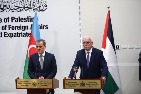 وزير الخارجية والمغتربين رياض المالكي خلال مؤتمر صحفي مع وزير خارجية اذربيجان جيهون بيرموف (تصوير- محمد أبو زيد - وفا).jfif