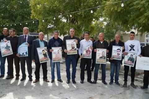 التجمع الفلسطيني للوطن والشتات فى جنين يشارك في وقفة تضامنية مع الأسرى 3.jpg
