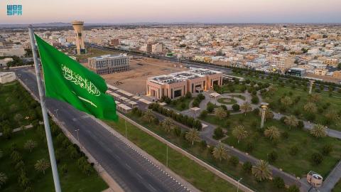 واس - علم المملكة يرفرف عالياً بميدان الراية بمنطقة تبوك.jpg