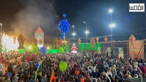 المقدسيون يحتفلون باضاءة فانوس رمضان في برج اللقلق بالبلدة القديمة من القدس. تصوير -  مراسل صحيفة القدس أحمد جلاجل.jpg