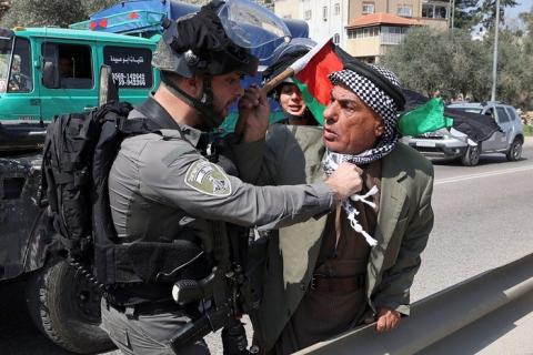 الاحتلال يقمع مسيرة لمتضامنين إسرائيليين جنوب نابلس 6.jpg