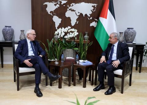اشتية يلتقي رئيس مؤسسة كونراد الألمانية