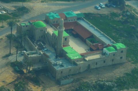 اعتقال إسرائيليين حاولا إحراق مسجد في هرتسيليا