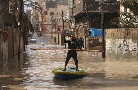 أجواء المنخفض الجوي في قطاع غزة .. تصوير (الفرنسية) 9.jpg