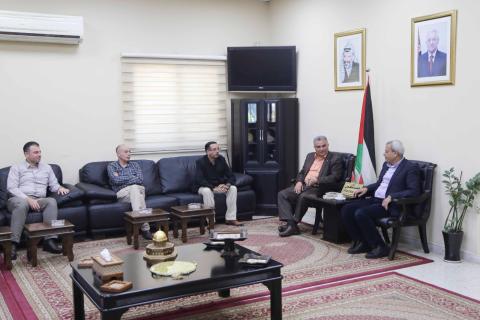 قلقيلية: المحافظ يلتقي وفدا من فرع جامعة القدس المفتوحة