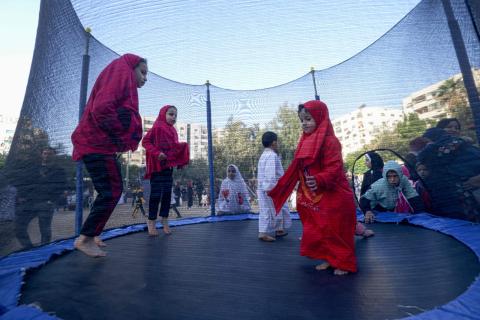 أجواء عيد الفطر في الأراضي الفلسطينية .. تصوير (الفرنسية) 9.jpg