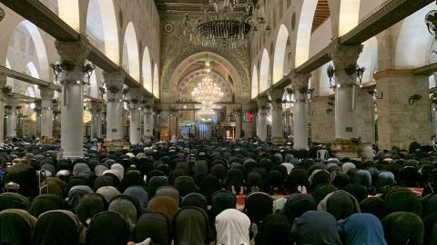 صلاتي العشاء والتراويح في رحاب المسجد الأقصى.jpg