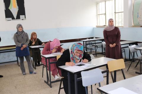 عقد اختبار التوظيف للوظائف التعليمية والمهنية والمساندة