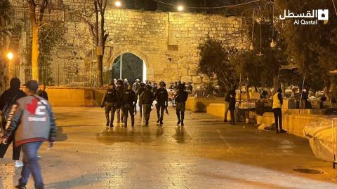 بالفيديو والصور اصابات واعتقالات خلال اقتحام المسجد الأقصى المبارك
