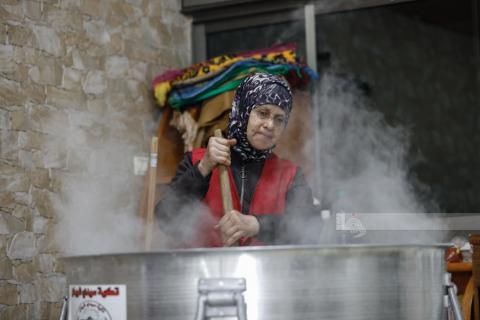 - تكية سيدي شيبان تعد وجبات الإفطار الرمضانية لتوزيعها على الفقراء والمحتاجين في محافظة رام الله والبيرة.jpg