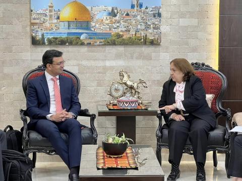 الكيلة تبحث التعاون المشترك مع بعثة من الخبراء الصحيين في البنك الدولي