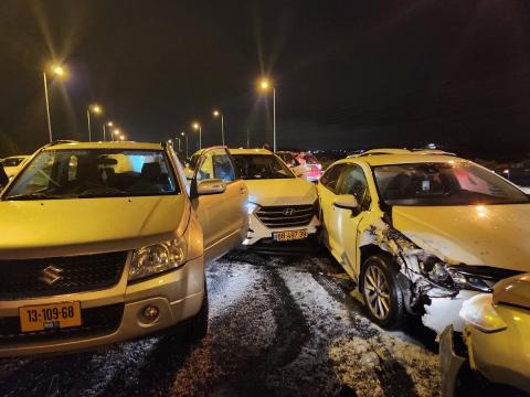 حادث سير متسلسل على الطريق السريع 1 بالقرب من تقاطع عنابة..jpg