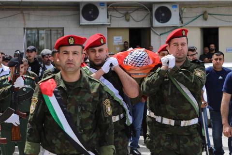 جماهير محافظة قلقيلية تشيع جثمان عائد سليم 1.jpg