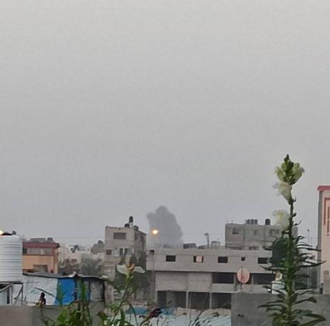 الطيران الحربي الاسرائيلي يغير على مواقع  في قطاع غزة