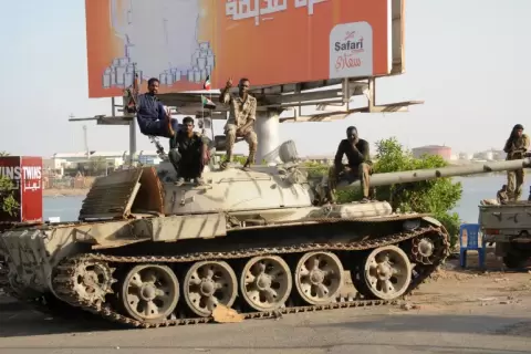 قوات من الجيش في منطقة بورتسودان (الفرنسية).webp