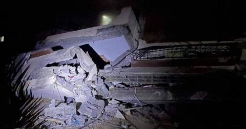 غارات إسرائيلية تستهدف 13 منزلا وممتلكات مدنية في قطاع غزة