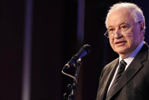 أبوغزاله يكرس حقوق الإنسان لدى الشركات العالمية الكبرى