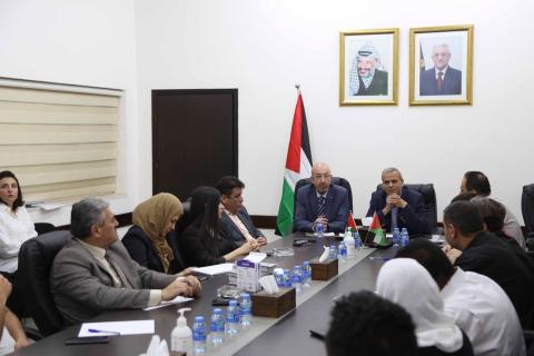 قلقيلية: المحافظ يلتقي وفدا من مؤسسة ياسر عرفات