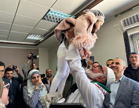 وصول الدفعة الثانية من حافلات إجلاء الطلبة والمواطنين من الخرطوم إلى غزة