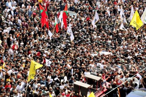 جماهير نابلس تشيع جثامين الشهداء الثلاثة 8.jpg