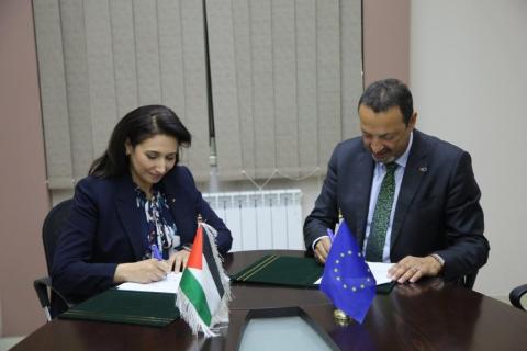 الإحصاء الفلسطيني والإتحاد الأوروبي يوقعان اتفاقية منحة للمساهمة  في دعم تنفيذ مسح انفاق واستهلاك الاسره 2023-2024