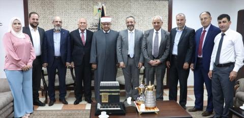 "رجال الاعمال" ووزارة الاوقاف تتفقان على عقد مؤتمر لبحث فرص الاستثمار في الاراضي التابعة لوزارة الأوقاف