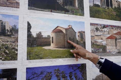 معرض صور في مخيم بلاطة للقرى الفلسطينية المهجرة عام 1948 بعنوان (نكبة 75) للمصور الفلسطيني أحمد البظ 1.jpg