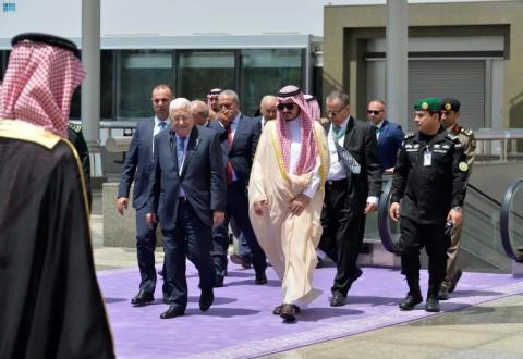 الرئيس محود عباس يصل إلى جدة للمشاركة في القمة العربية الثانية والثلاثين.jpg