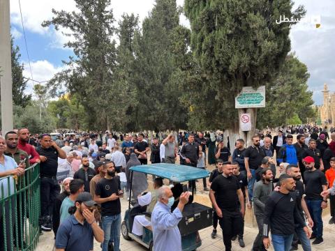 مئات المستوطنين يقتحمون الأقصى بالتزامن مع صلاة الجمعة