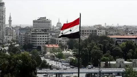 الطيران الإسرائيلي يلقي منشورات تحذيرية فوق الأراضي السورية