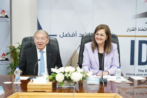 بحث سبل تعزيز التعاون الاقتصادي بين فلسطين ومصر