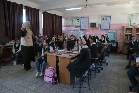 مركز شباب الأمة ينفذ سلسلة لقاءات توعوية بعنوان (الابتزاز الالكتروني)