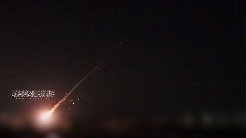 بالفيديو وسائط الدفاع الجوي في سرايا القدس تتصدى للطيران الإسرائيلي في أجواء قطاع غزة