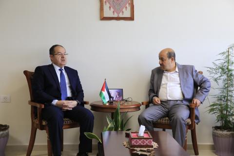 المدرسة الوطنية: أبو زيد يطلع مستشار الرئيس على آخر التطورات في مجال الإدارة العامة