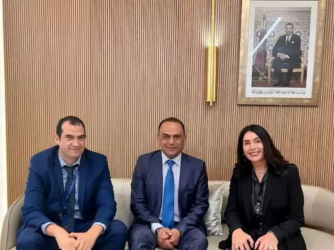 وزيرة المواصلات الإسرائيلية ميري ريغيف ورئيس مكتب الاتصال الإسرائيلي لدى المغرب في الرباط.webp