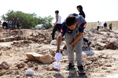 قوات الاحتلال الإسرائيلي تهدم مدرسة التحدي 5 الأساسية بمنطقة جب الذيب في بيت تعمر شرق بيت لحم.jpg