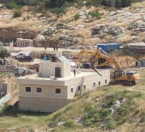 هدم شقتين سكنيتين بجبل المكبر في القدس