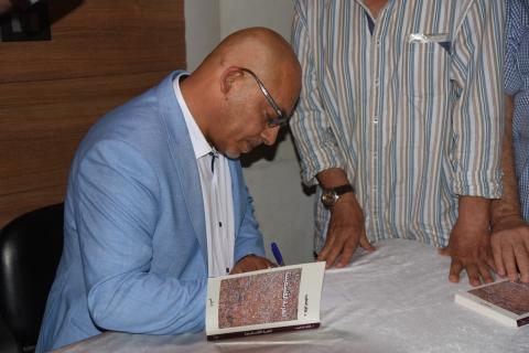 ظافر الخطيب يوقع كتابه الجديد "الغربة الفلسطينية" في صيدا: انتصار الغربة على الاغتراب