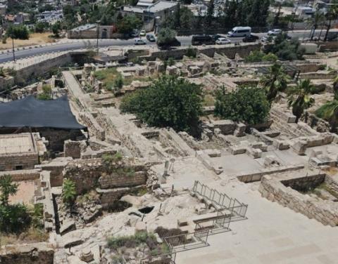 الاحتلال مستمر في أعمال الحفريات بمنطقة القصور الأموية جنوب المسجد الأقصى المبارك