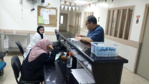 جانب من عمل الطواقم في مستشفى غزة الاوروبي خلال عيد الاضحى المبارك.jpg