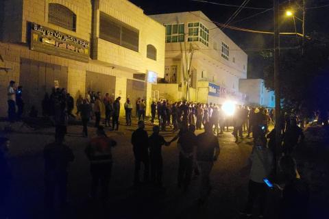 أهالي بلدة سنجل شمال رام الله يتصدون لهجوم للمستوطنين على منازلهم.jpeg