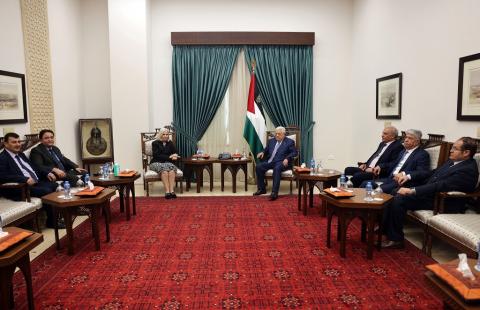 الرئيس يستقبل وفدا من الجامعة العربية برئاسة الأمين العام المساعد لقطاع الشؤون الاجتماعية.JPG